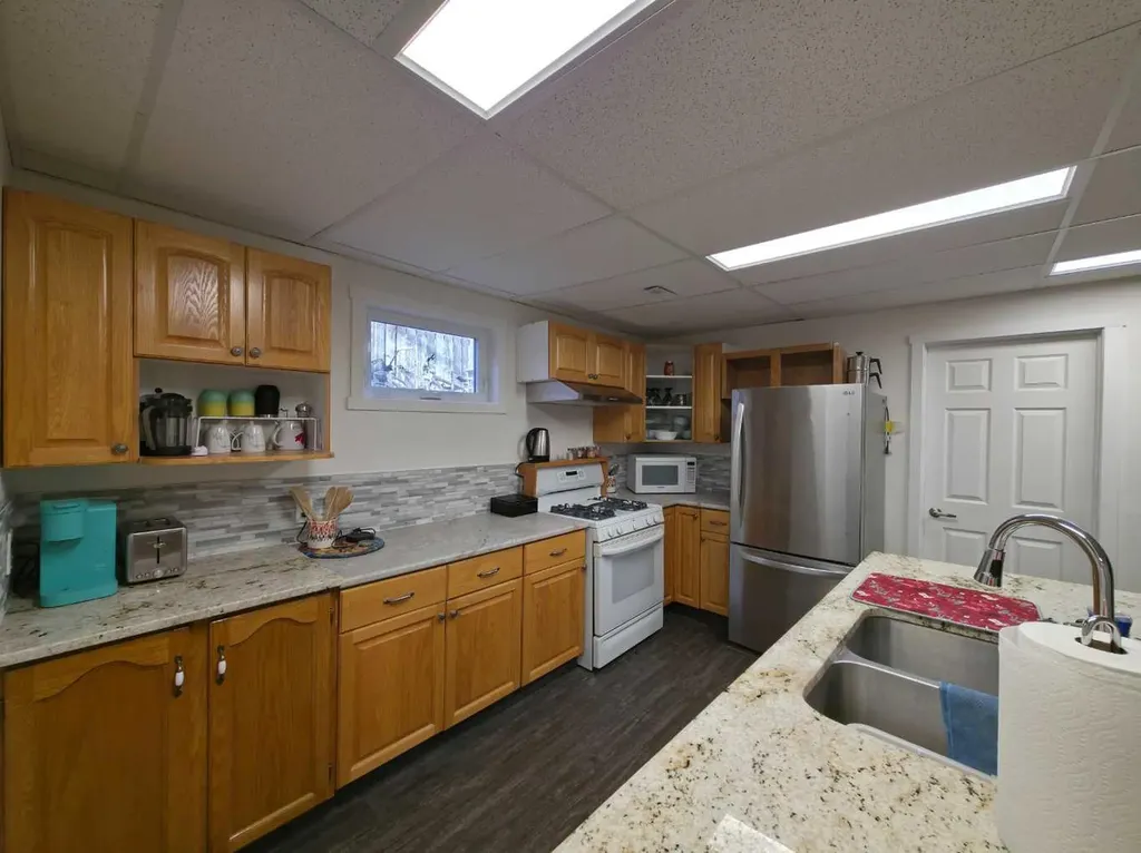215 4 Street SE Redcliff AB T0J 2P0