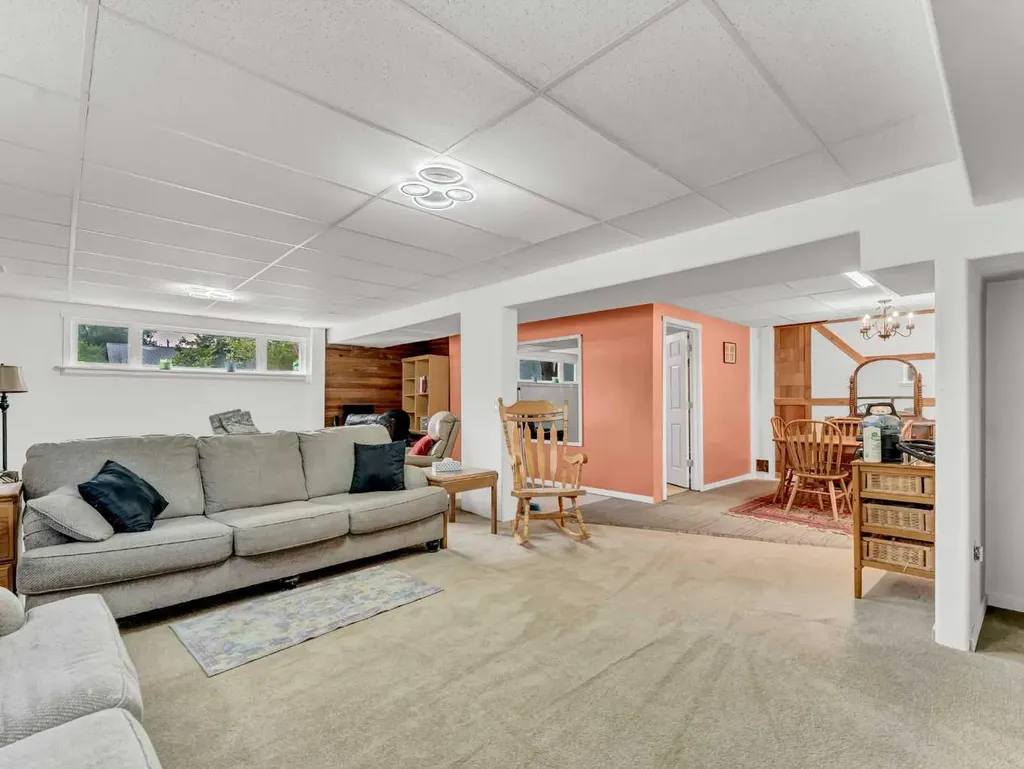 215 4 Street SE Redcliff AB T0J 2P0
