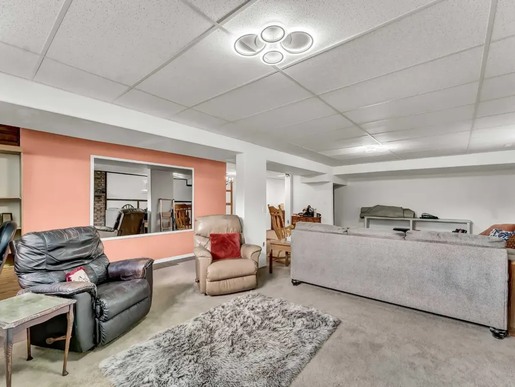 215 4 Street SE Redcliff AB T0J 2P0