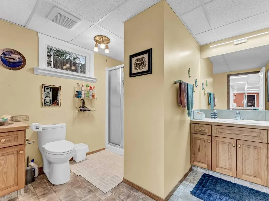 215 4 Street SE Redcliff AB T0J 2P0