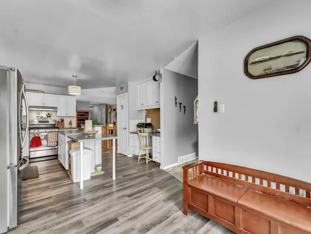 215 4 Street SE Redcliff AB T0J 2P0