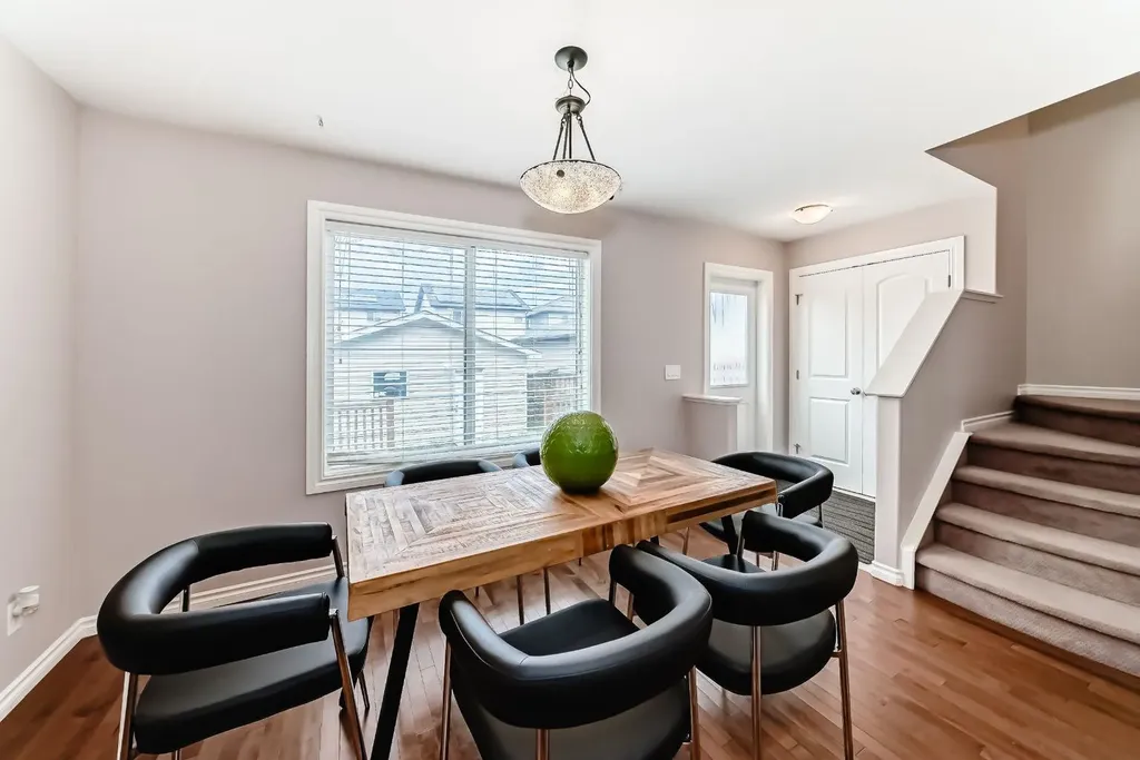 1248 Kings Heights Road SE Airdrie AB T4A0L6