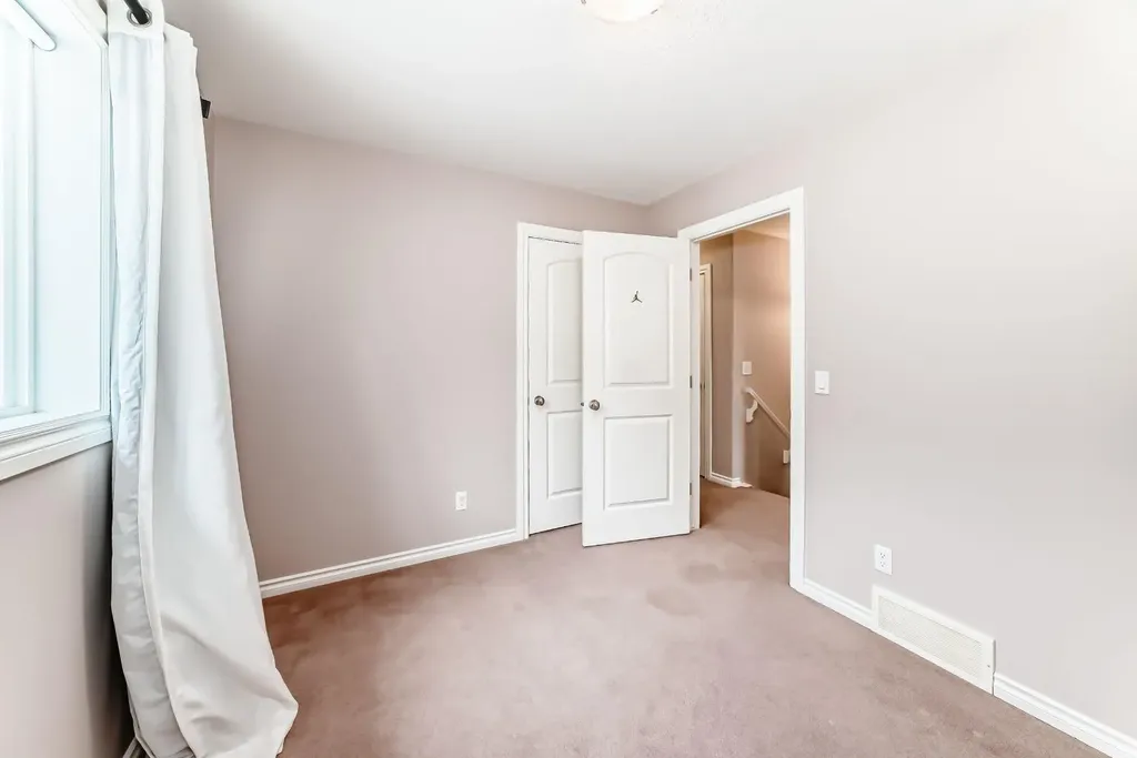 1248 Kings Heights Road SE Airdrie AB T4A0L6