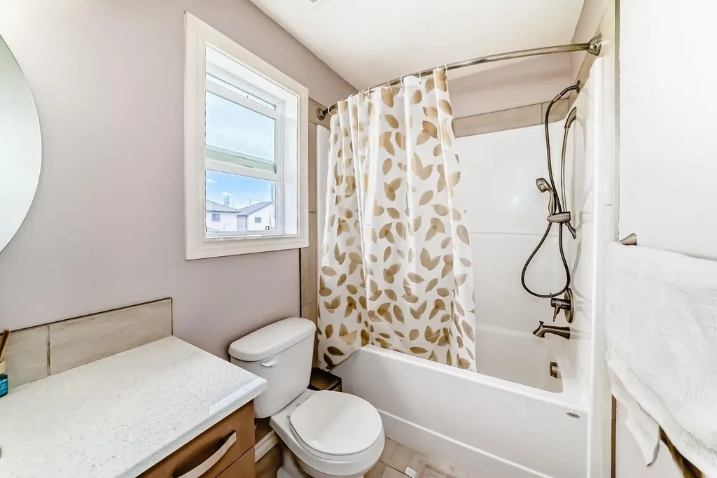 1248 Kings Heights Road SE Airdrie AB T4A0L6