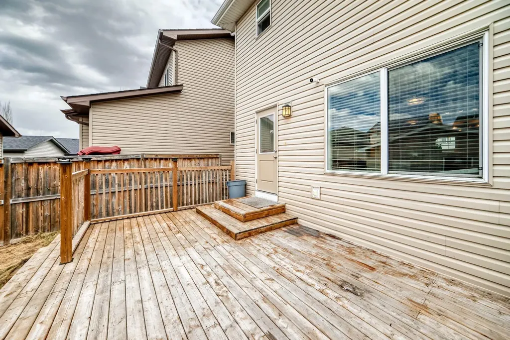 1248 Kings Heights Road SE Airdrie AB T4A0L6