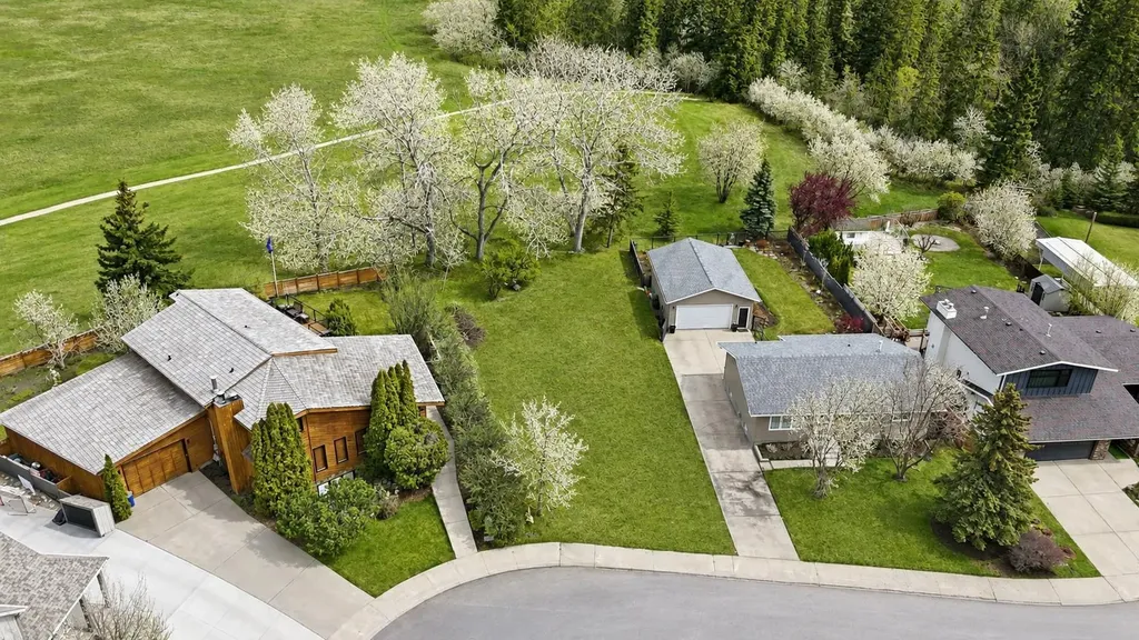 223 Piper Drive Red Deer AB T4P 1L6