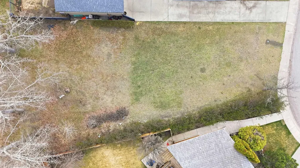 223 Piper Drive Red Deer AB T4P 1L6