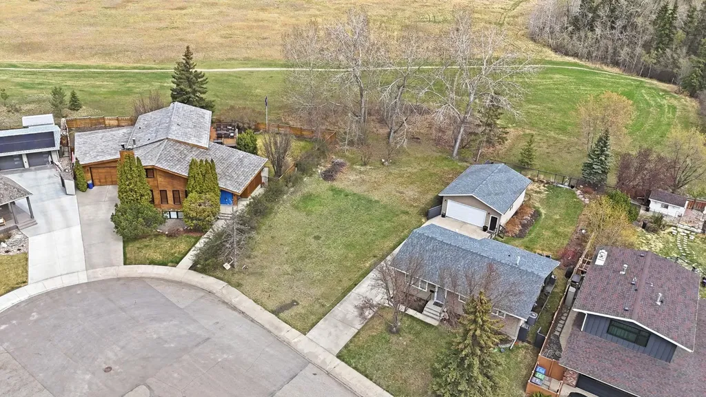 223 Piper Drive Red Deer AB T4P 1L6