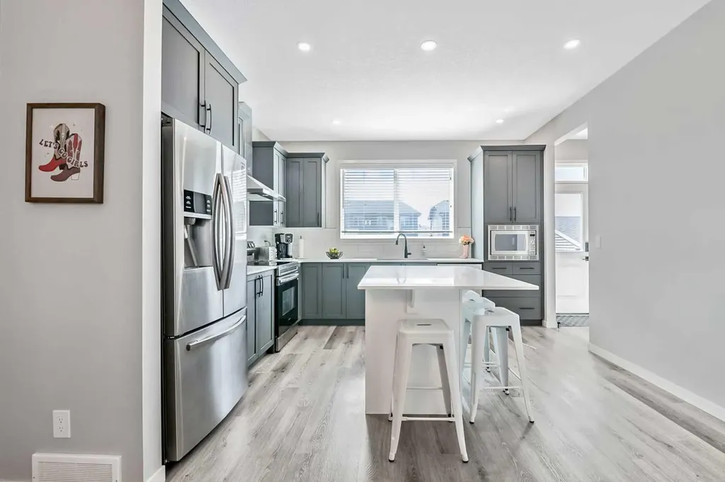 68 Wolf Gate Okotoks AB T1S 5T9