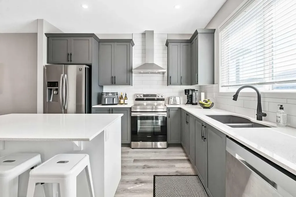68 Wolf Gate Okotoks AB T1S 5T9
