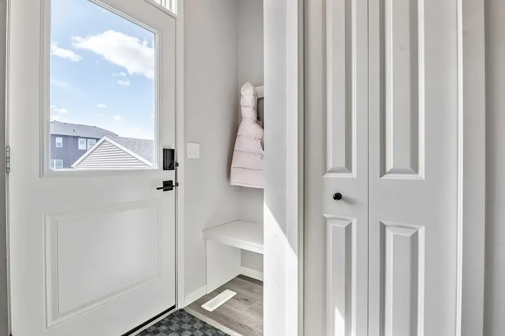 68 Wolf Gate Okotoks AB T1S 5T9