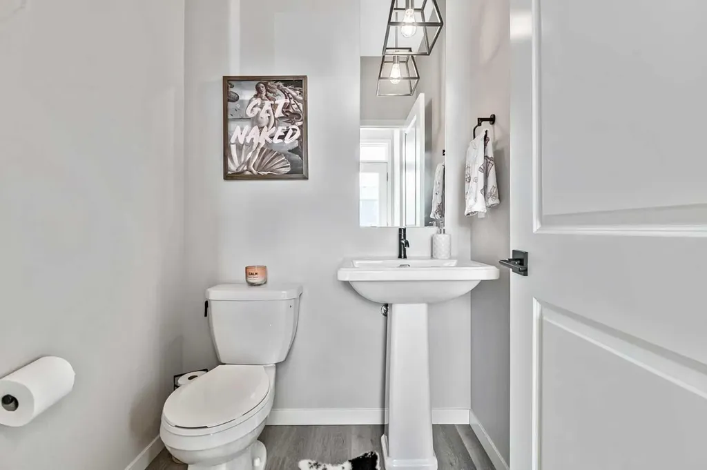 68 Wolf Gate Okotoks AB T1S 5T9