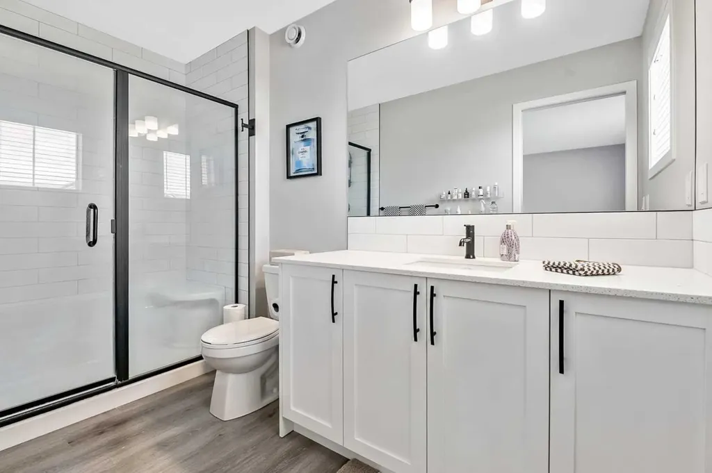 68 Wolf Gate Okotoks AB T1S 5T9
