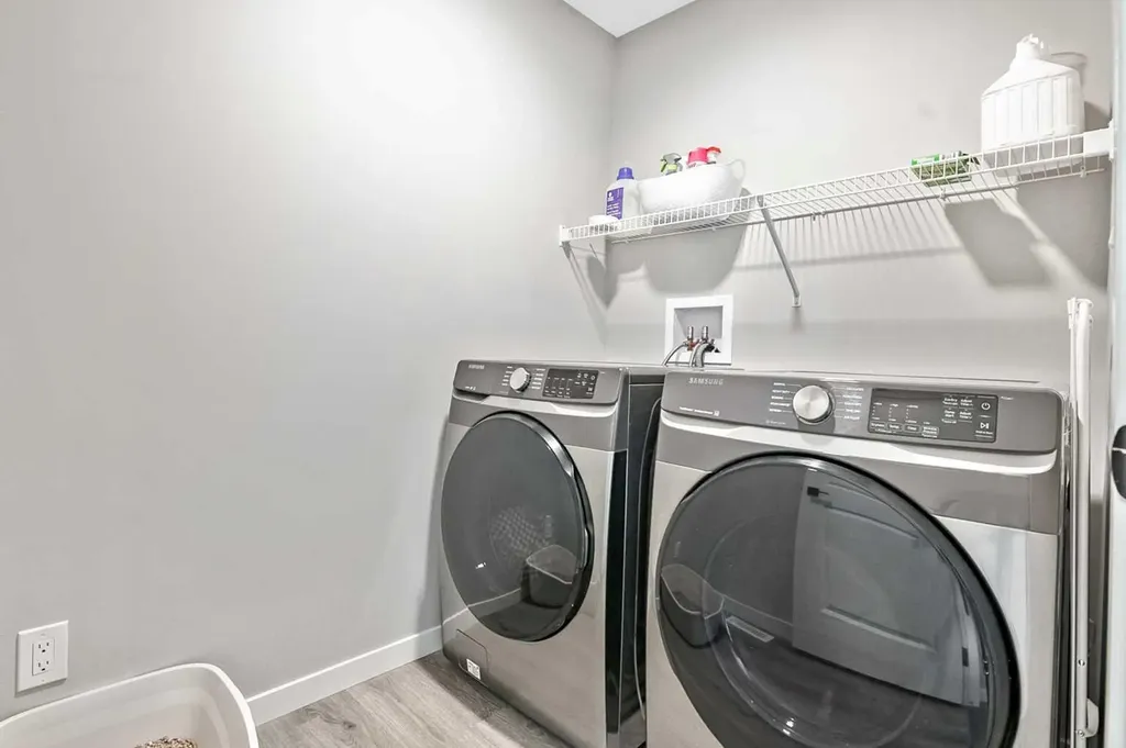 68 Wolf Gate Okotoks AB T1S 5T9