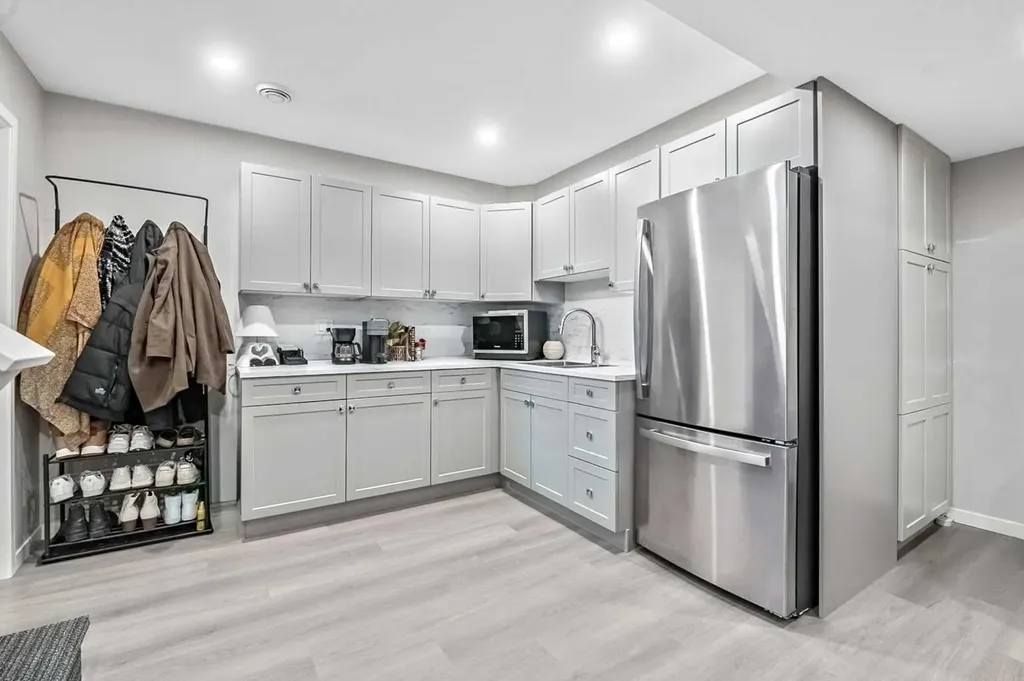 68 Wolf Gate Okotoks AB T1S 5T9