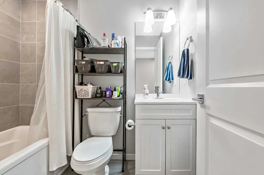 68 Wolf Gate Okotoks AB T1S 5T9