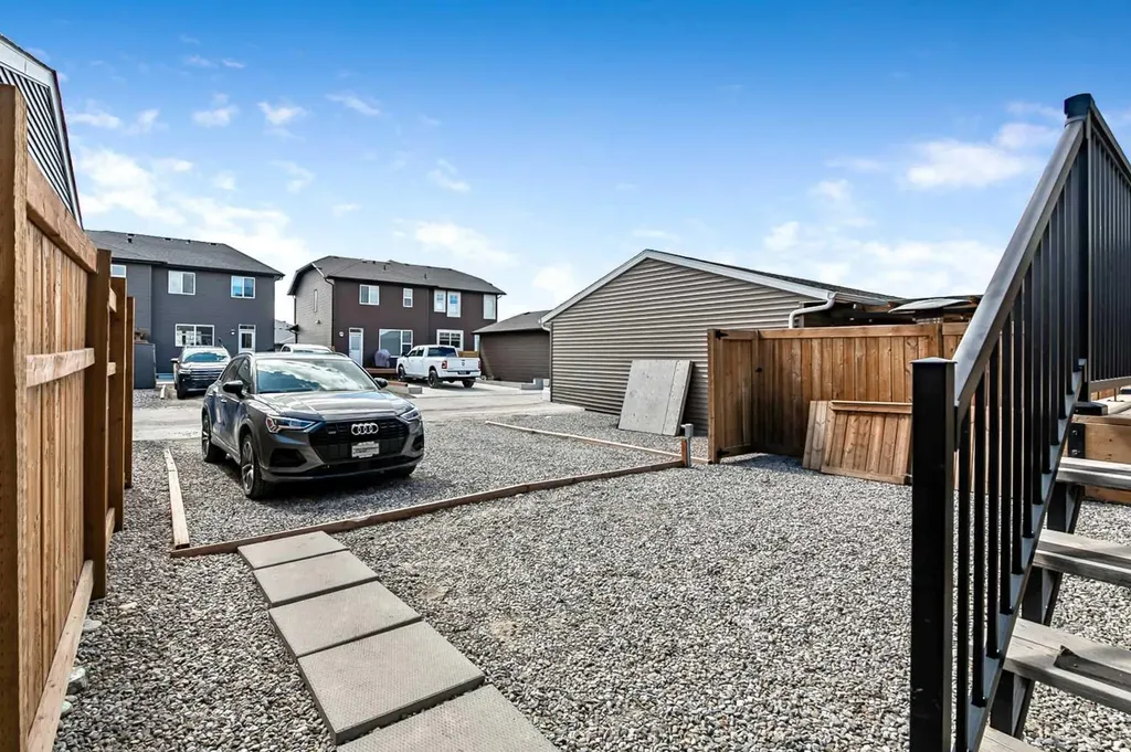 68 Wolf Gate Okotoks AB T1S 5T9