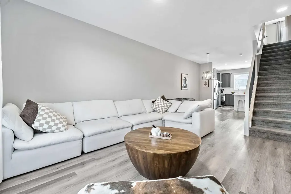 68 Wolf Gate Okotoks AB T1S 5T9