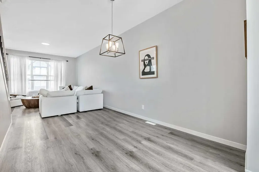 68 Wolf Gate Okotoks AB T1S 5T9
