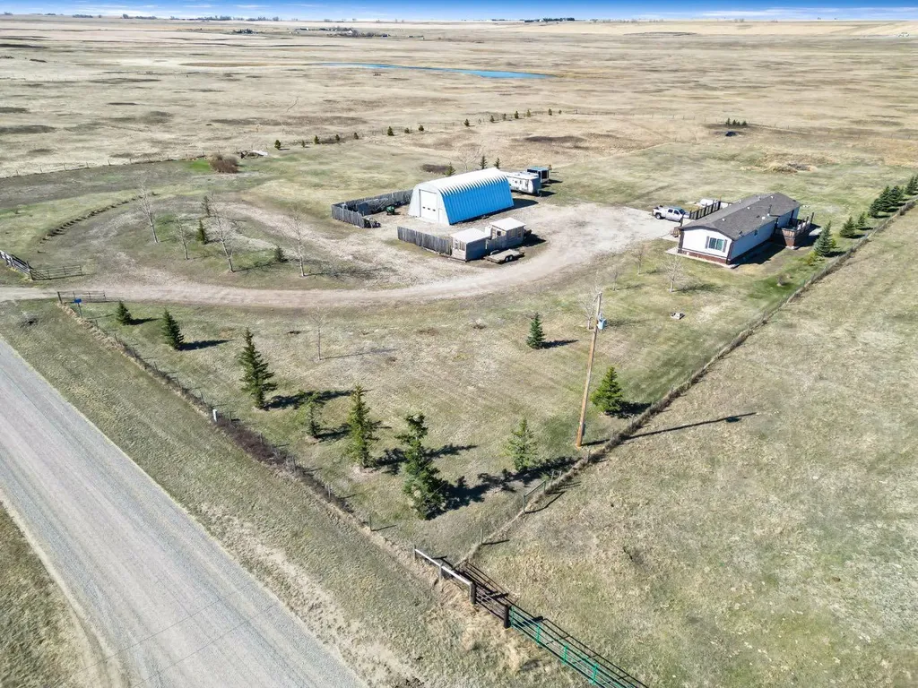 232080 Range Road 250 Rural Wheatland County AB T1P1J6