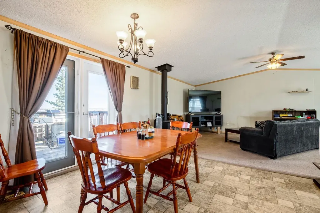 232080 Range Road 250 Rural Wheatland County AB T1P1J6