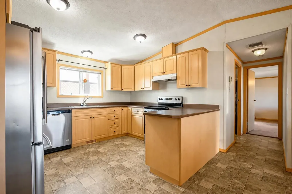 232080 Range Road 250 Rural Wheatland County AB T1P1J6