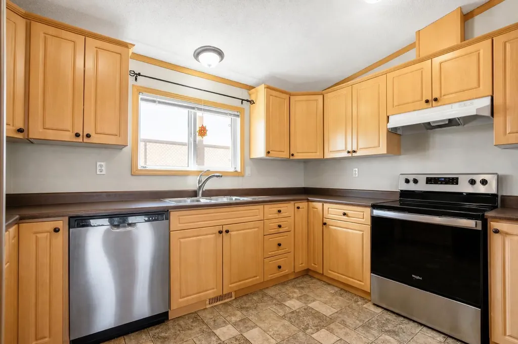 232080 Range Road 250 Rural Wheatland County AB T1P1J6