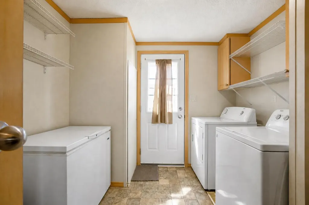 232080 Range Road 250 Rural Wheatland County AB T1P1J6