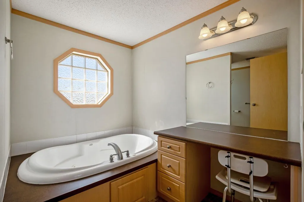 232080 Range Road 250 Rural Wheatland County AB T1P1J6