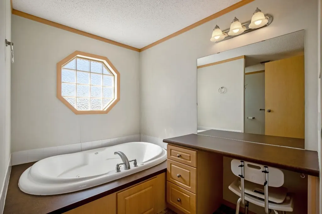232080 Range Road 250 Rural Wheatland County AB T1P1J6