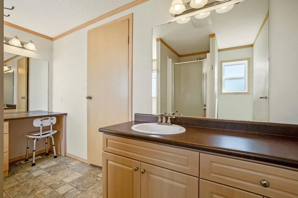 232080 Range Road 250 Rural Wheatland County AB T1P1J6