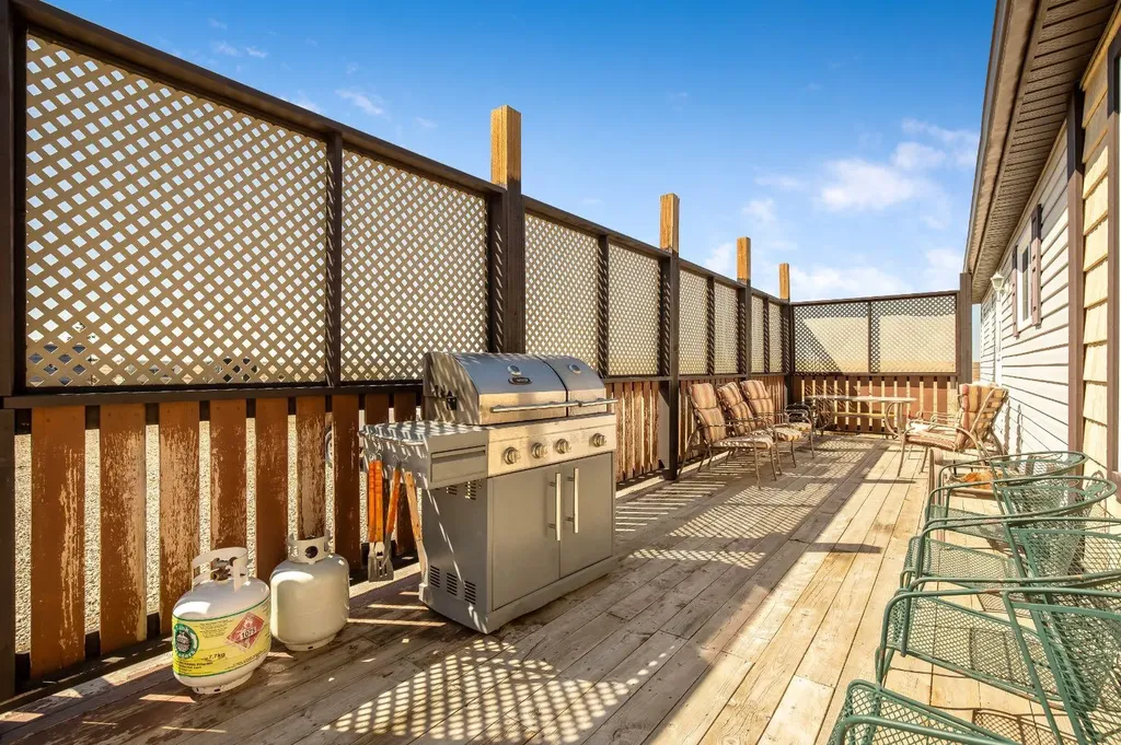 232080 Range Road 250 Rural Wheatland County AB T1P1J6