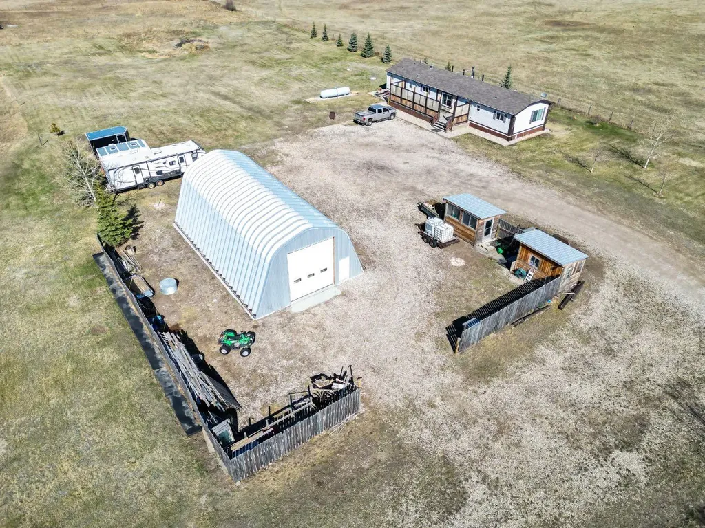 232080 Range Road 250 Rural Wheatland County AB T1P1J6