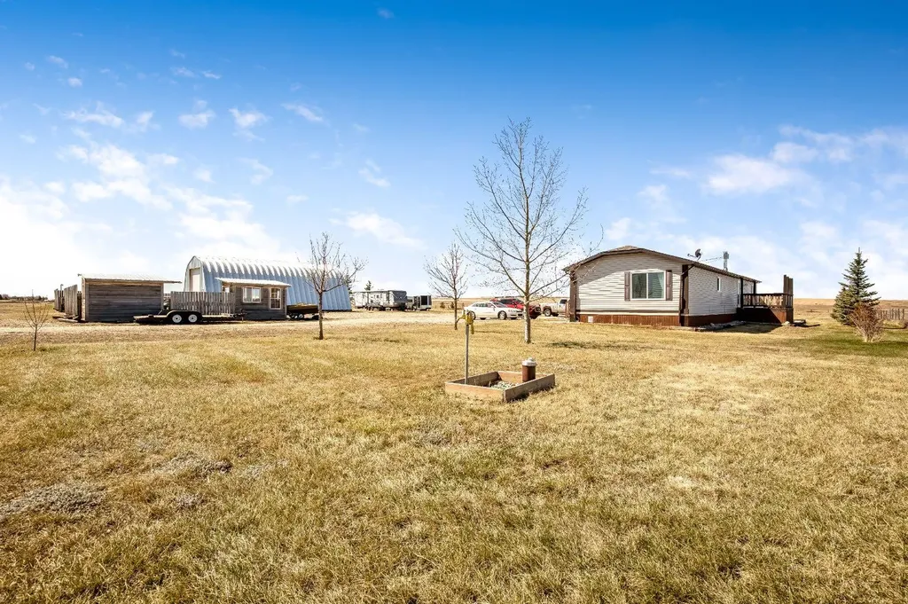 232080 Range Road 250 Rural Wheatland County AB T1P1J6