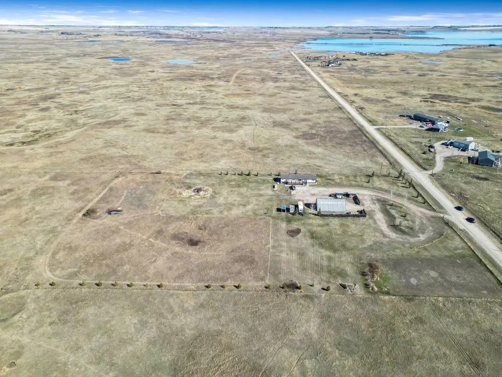 232080 Range Road 250 Rural Wheatland County AB T1P1J6