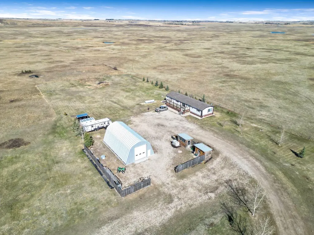 232080 Range Road 250 Rural Wheatland County AB T1P1J6