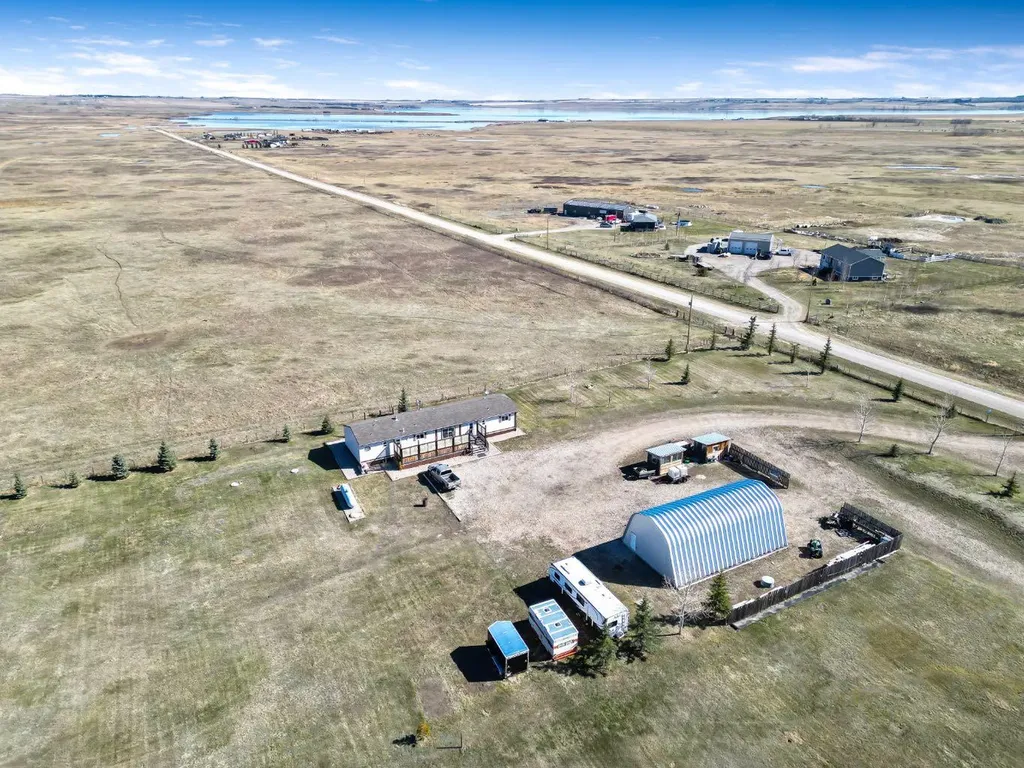 232080 Range Road 250 Rural Wheatland County AB T1P1J6