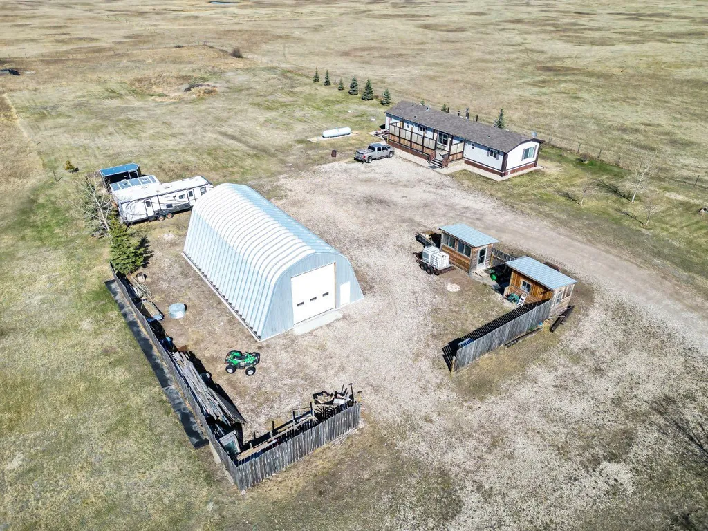 232080 Range Road 250 Rural Wheatland County AB T1P1J6