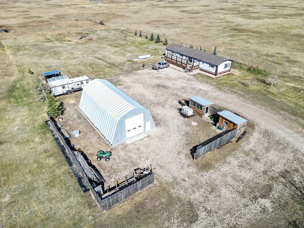 232080 Range Road 250 Rural Wheatland County AB T1P1J6