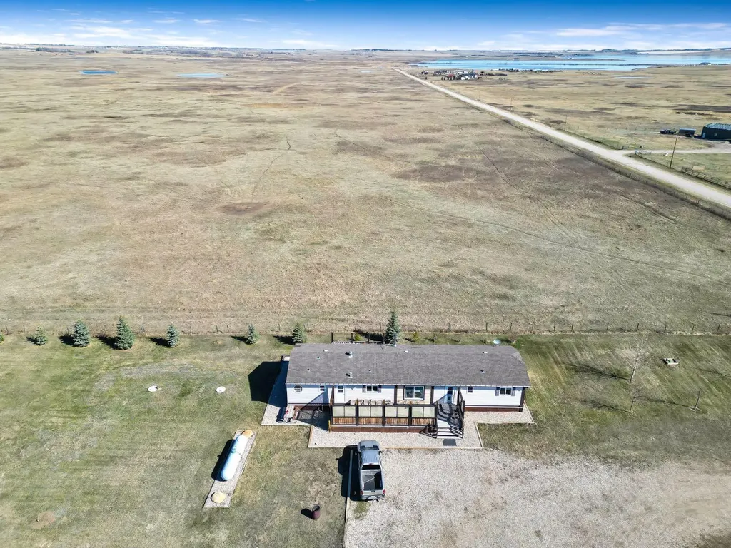 232080 Range Road 250 Rural Wheatland County AB T1P1J6