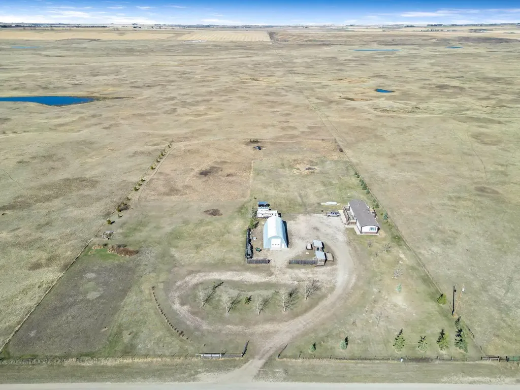 232080 Range Road 250 Rural Wheatland County AB T1P1J6