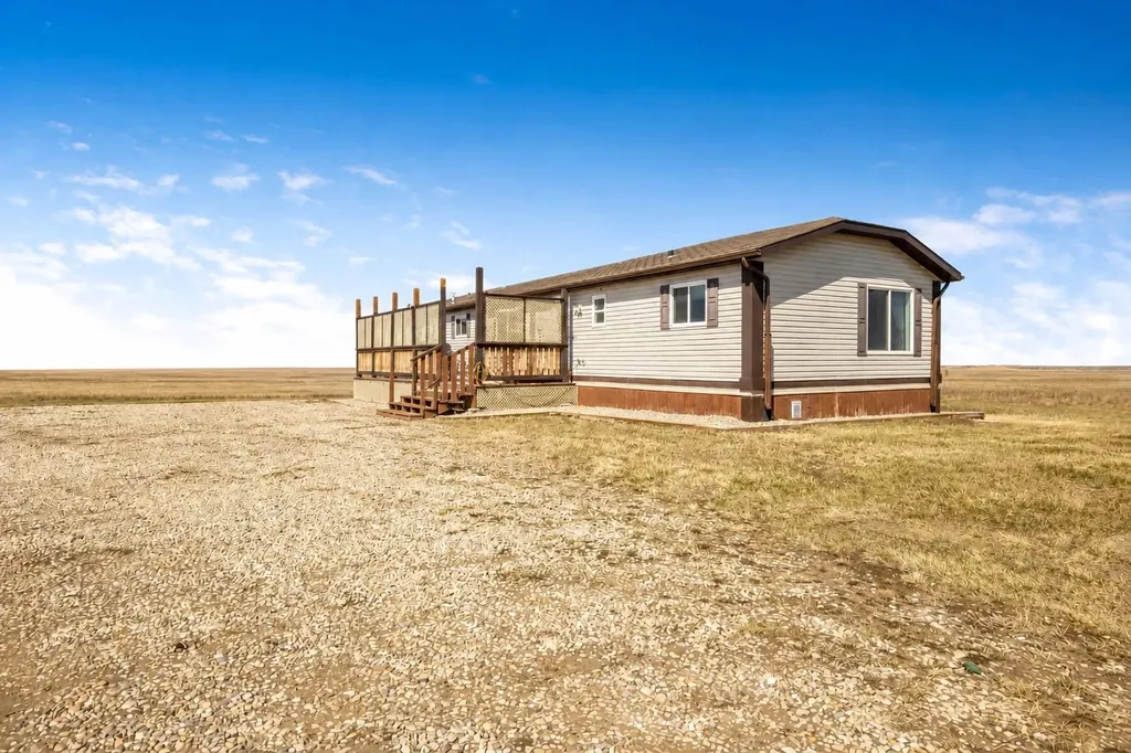 232080 Range Road 250 Rural Wheatland County AB T1P1J6