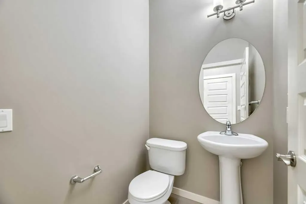 29 Aspen Summit Point SW Calgary AB T3H 0V9