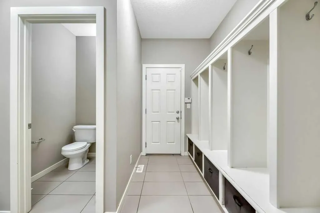 29 Aspen Summit Point SW Calgary AB T3H 0V9