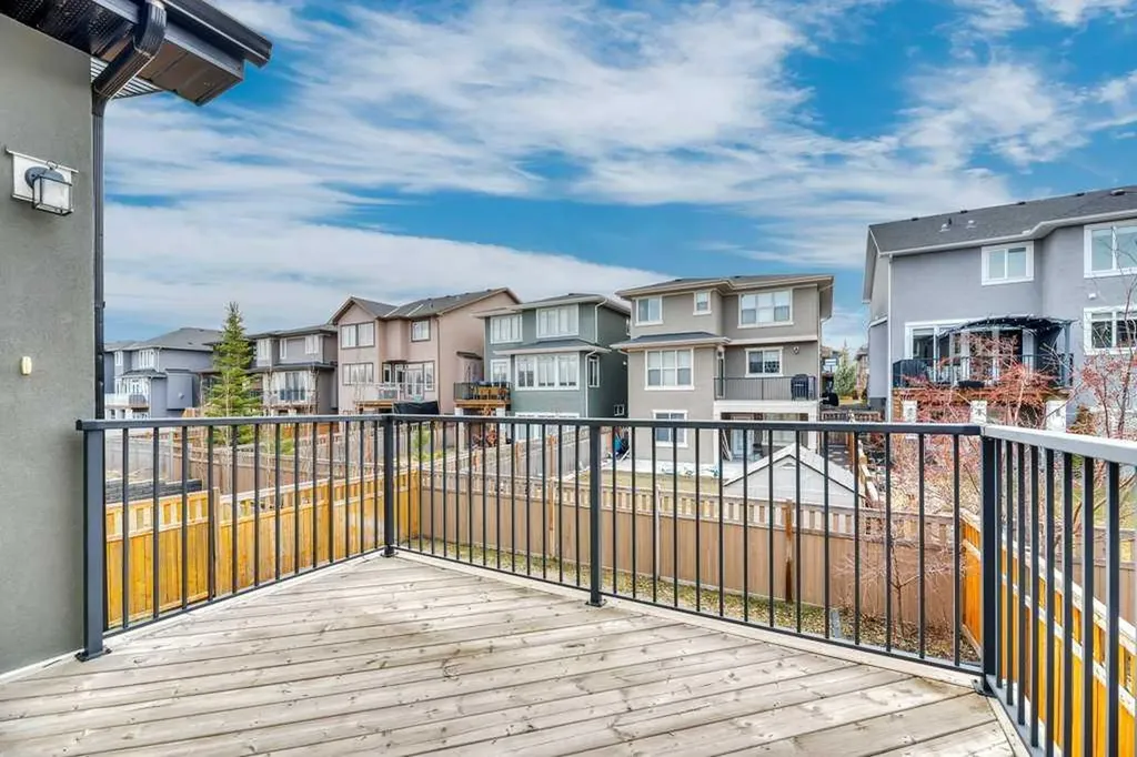 29 Aspen Summit Point SW Calgary AB T3H 0V9