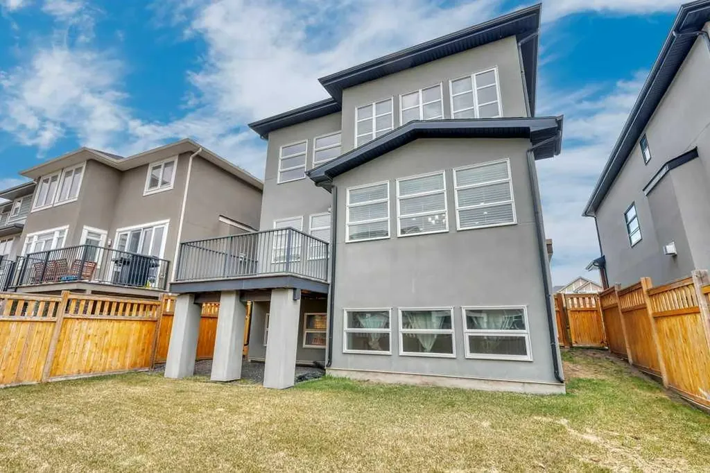 29 Aspen Summit Point SW Calgary AB T3H 0V9