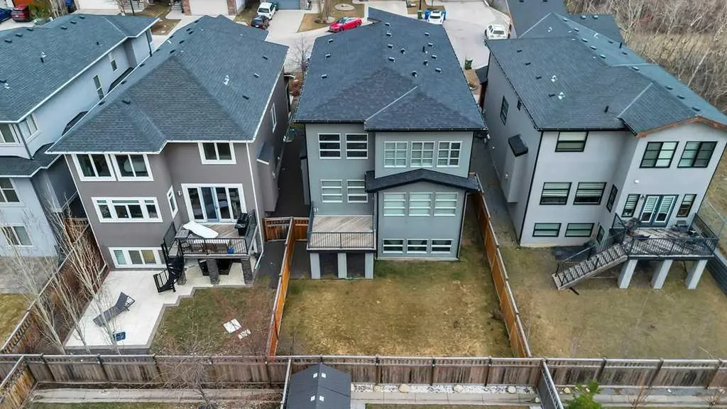 29 Aspen Summit Point SW Calgary AB T3H 0V9