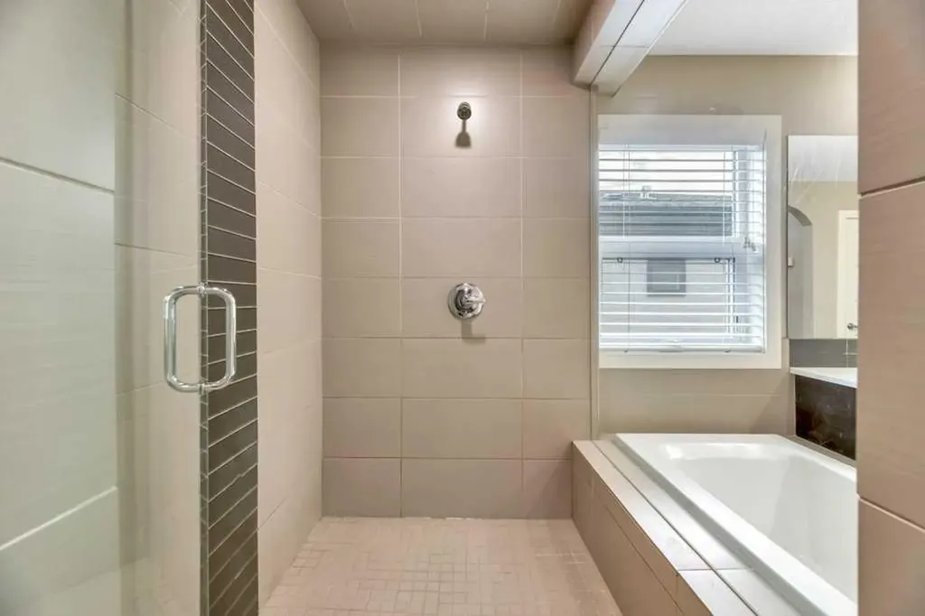 29 Aspen Summit Point SW Calgary AB T3H 0V9