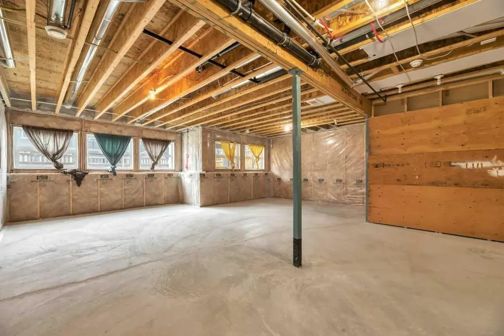 29 Aspen Summit Point SW Calgary AB T3H 0V9