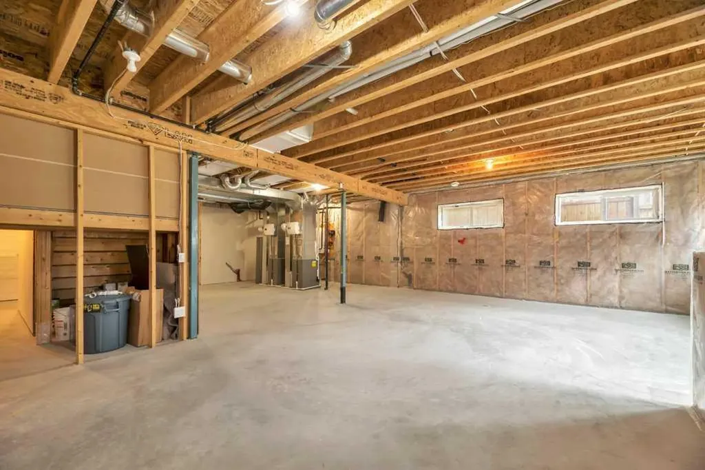 29 Aspen Summit Point SW Calgary AB T3H 0V9